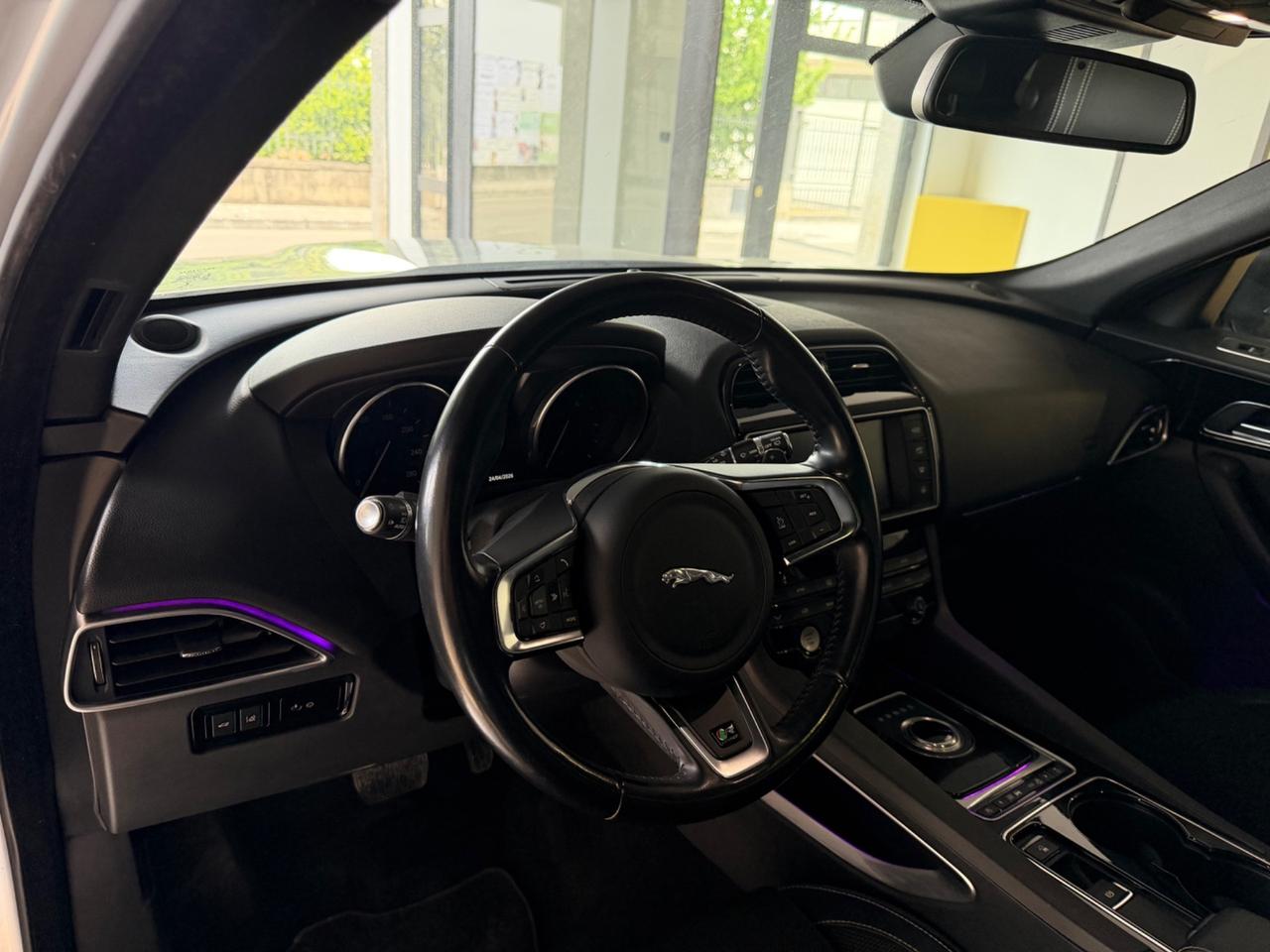 Jaguar F-Pace 2.0 R-Sport MOTORE 0Km fatturato