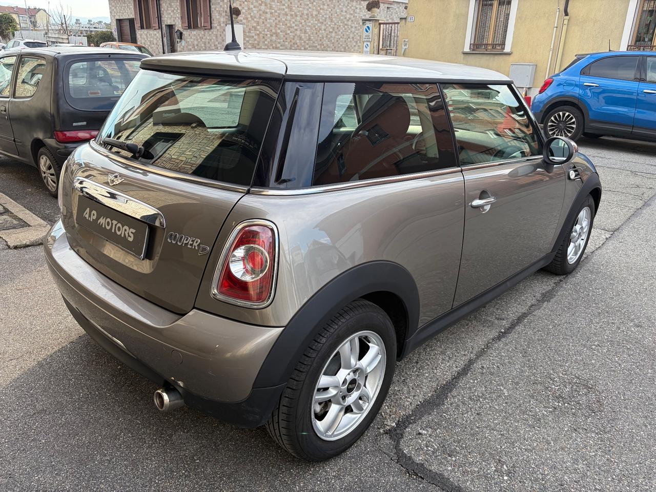 Mini 2.0 16V Cooper D Automatica