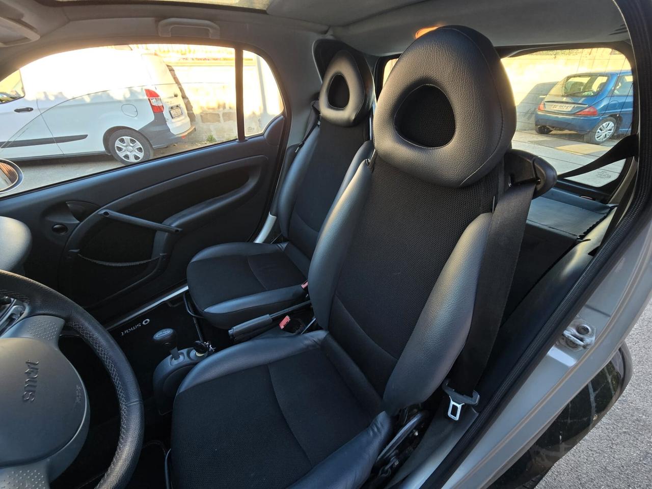 Smart 700 city-coupé pure (45 kW)