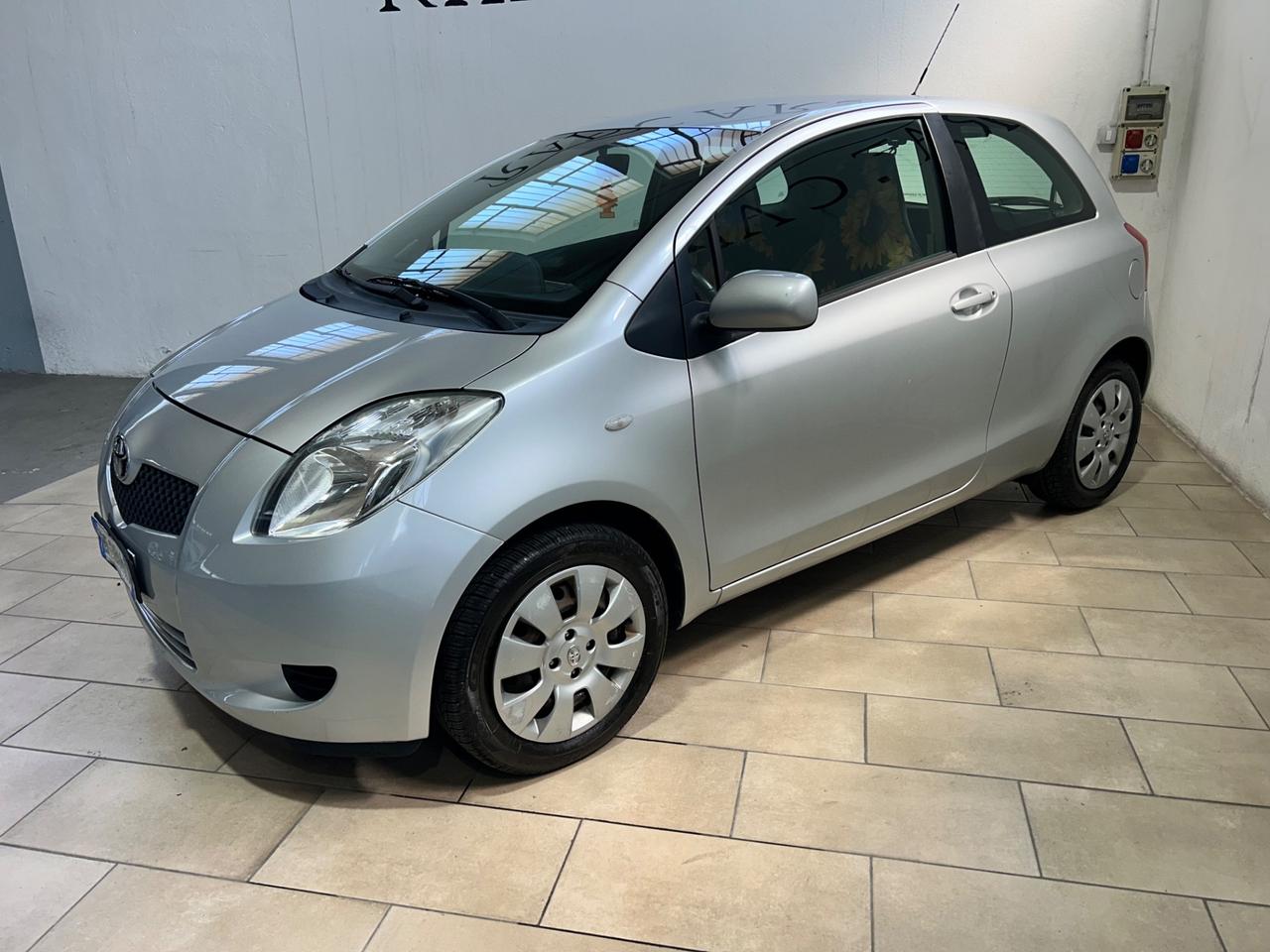 Toyota Yaris 1.0 3 porte