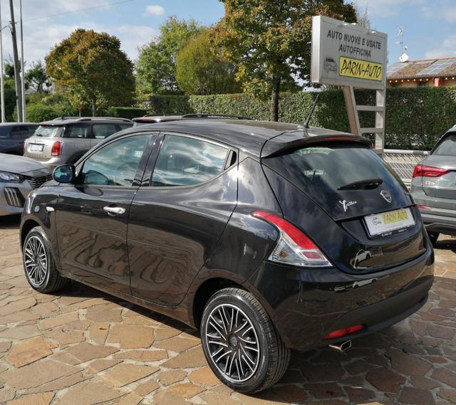 LANCIA Ypsilon 1.0 FireFly 5 porte S&S Hybrid Silver