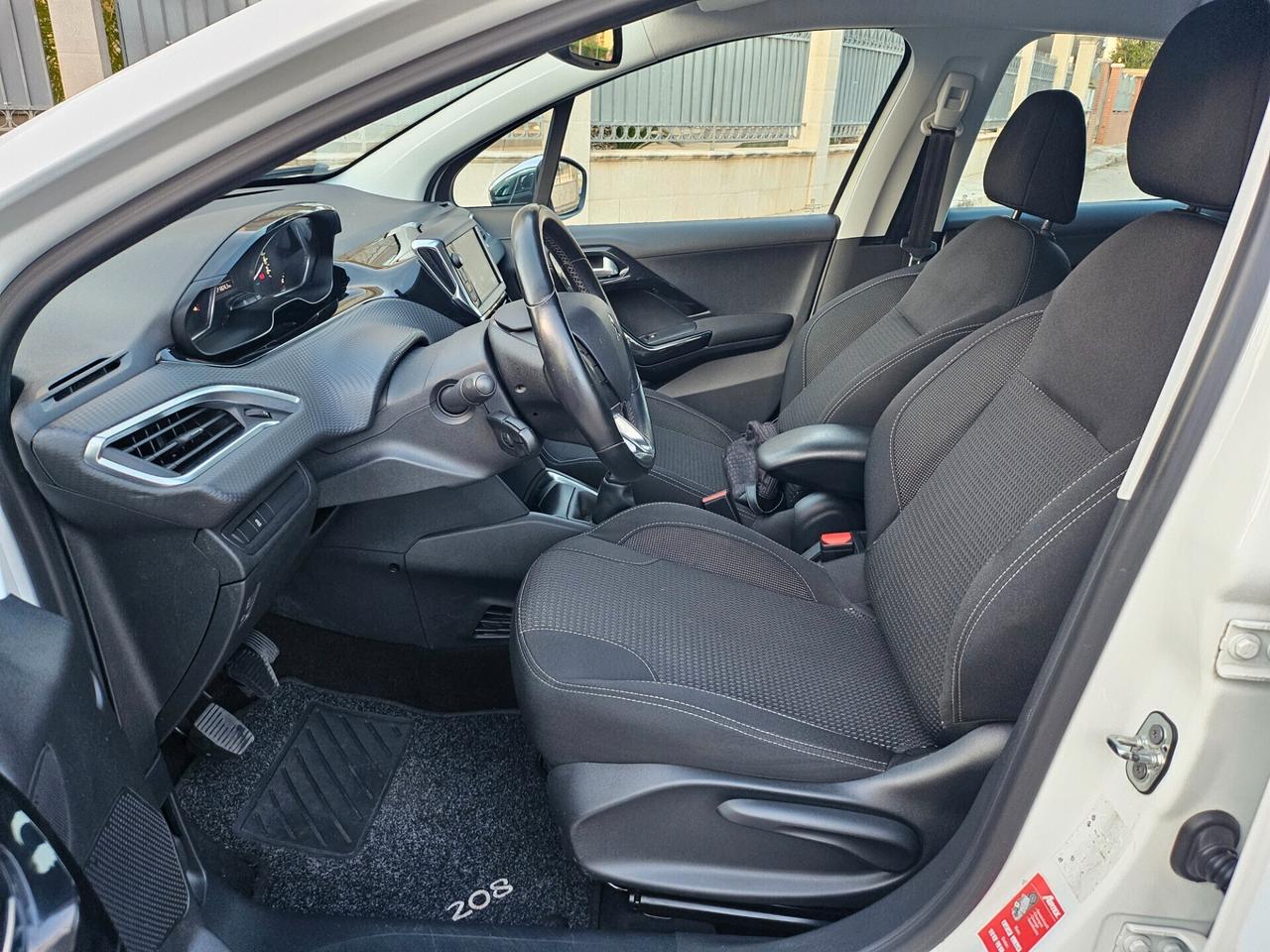 Peugeot 208 1.6 BlueHDi 100 CV Allure