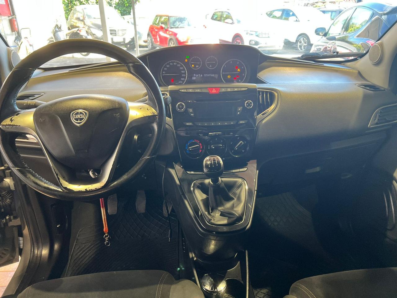 Lancia Ypsilon 1.2 69 CV 5 porte NEOPATENTATO
