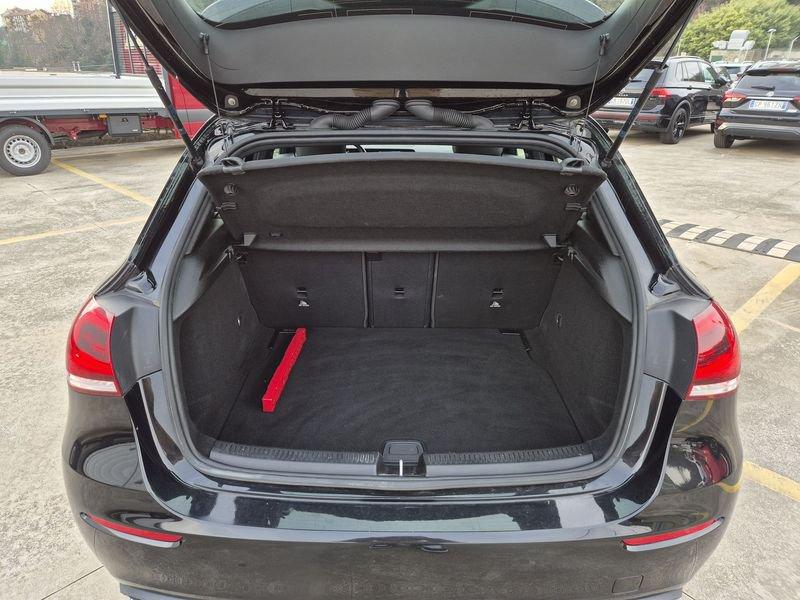 Mercedes-Benz Classe A A 180 d Sport Night edition auto