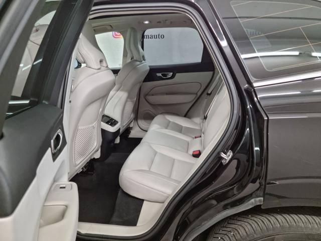 VOLVO XC60 B5 (d) AWD Geartronic Momentum Pro