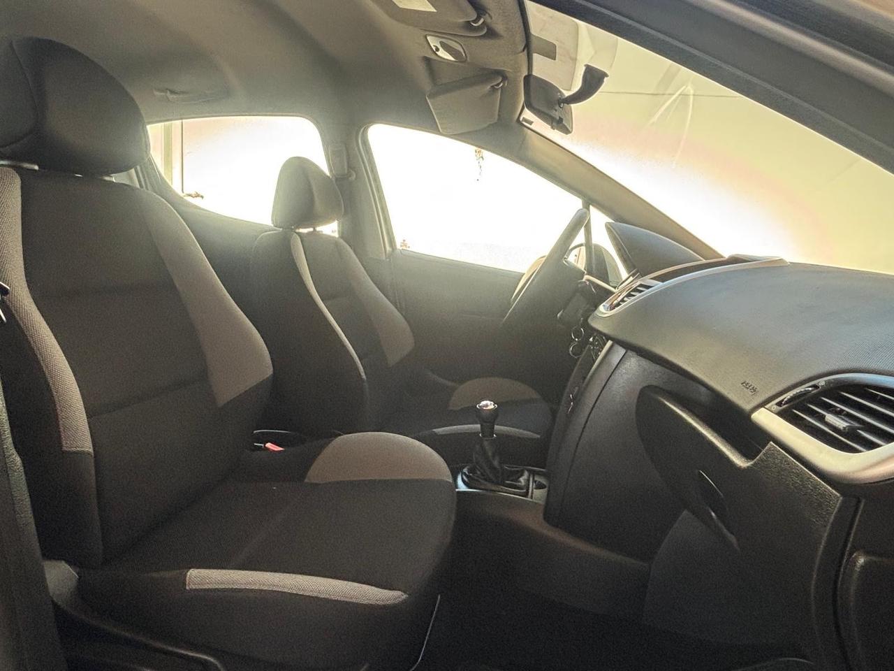 Peugeot 207 1.4 8V 75CV 5p. Energie