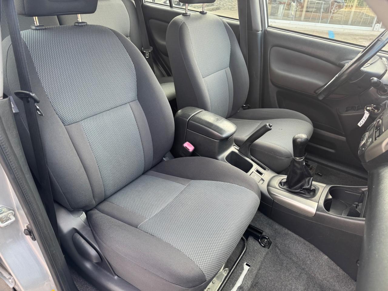 Toyota RAV 4 RAV4 2.0 Tdi D-4D 5 porte Sol