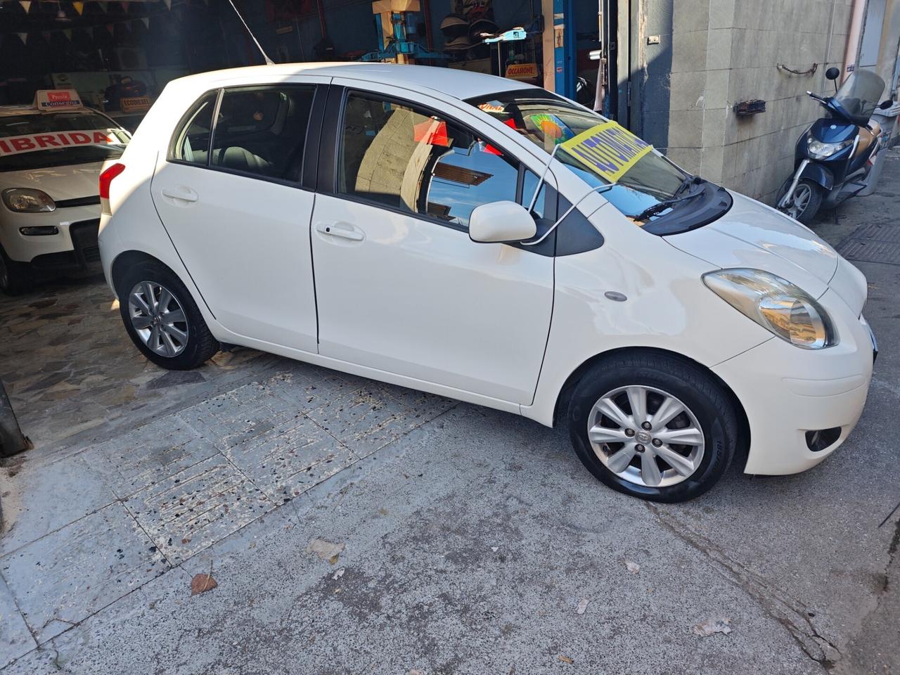 Toyota Yaris 1.3 5 porte M-MT Sol