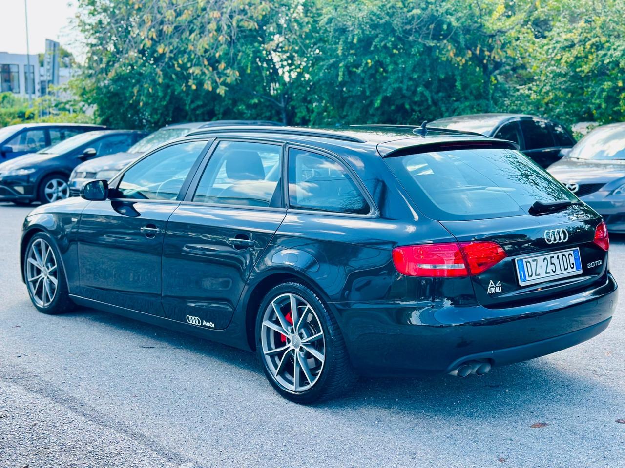 Audi A4 Avant 2009 2.0 TDI 143CV S LINE cambio AUTOMATICO