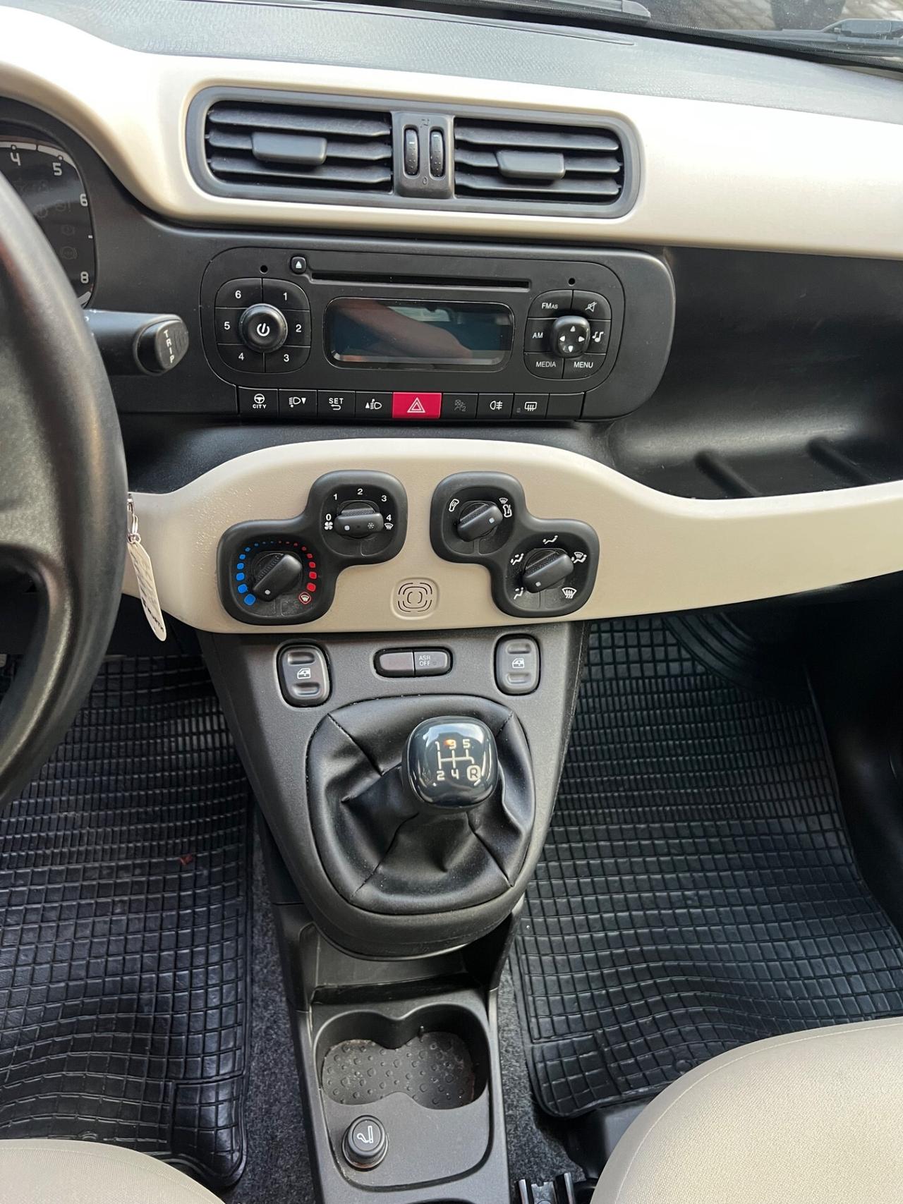 Fiat Panda 1.2 benzina 69cv Lounge 2016