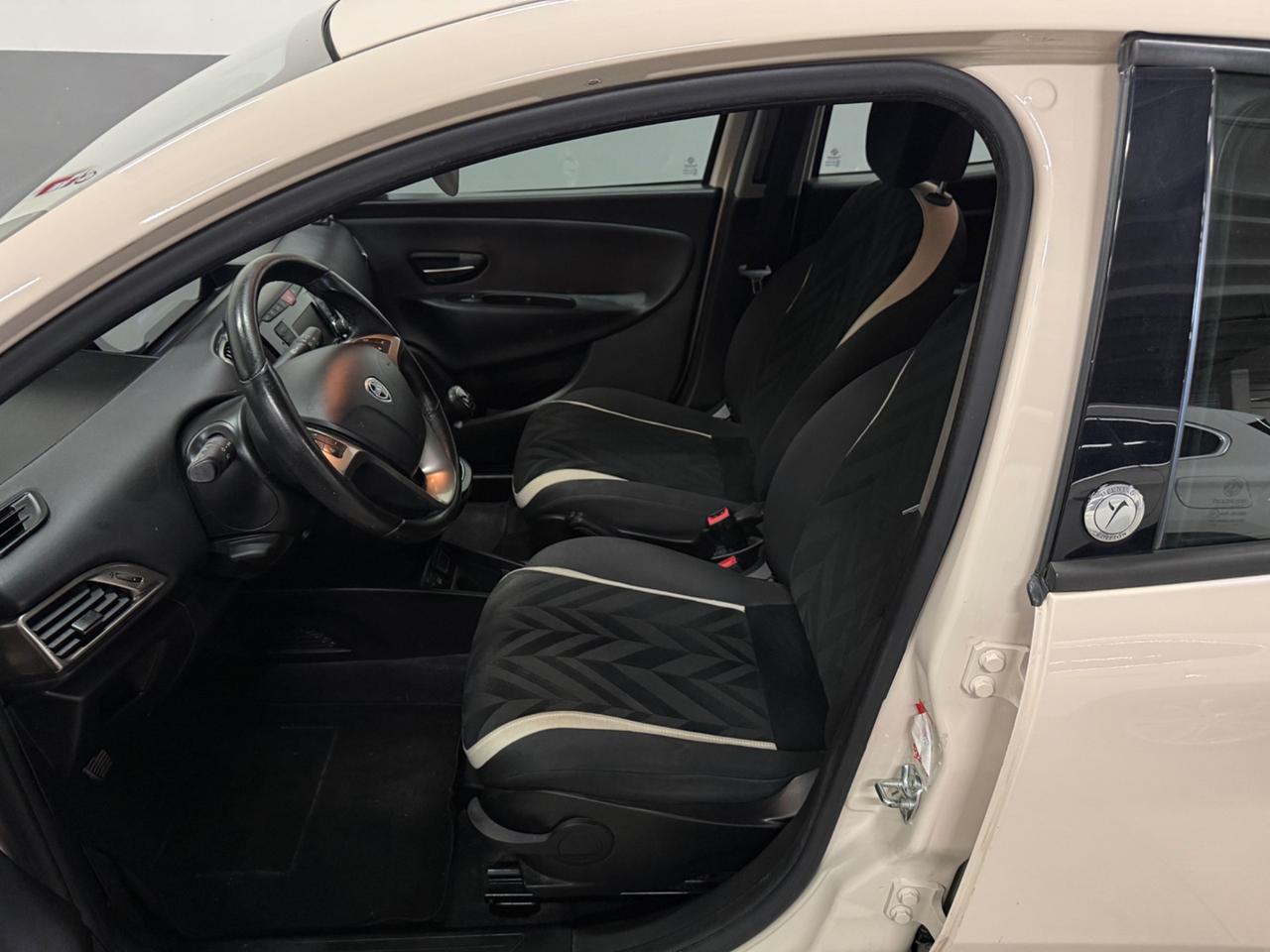 Lancia Ypsilon 1.2 69 CV 5 porte 30th Anniversary