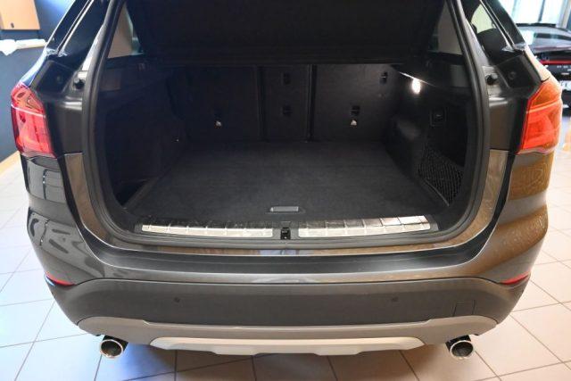 BMW X1 SDRIVE 18d SPORT BLACKLINE AUT.NAVI LED18"TEL FULL