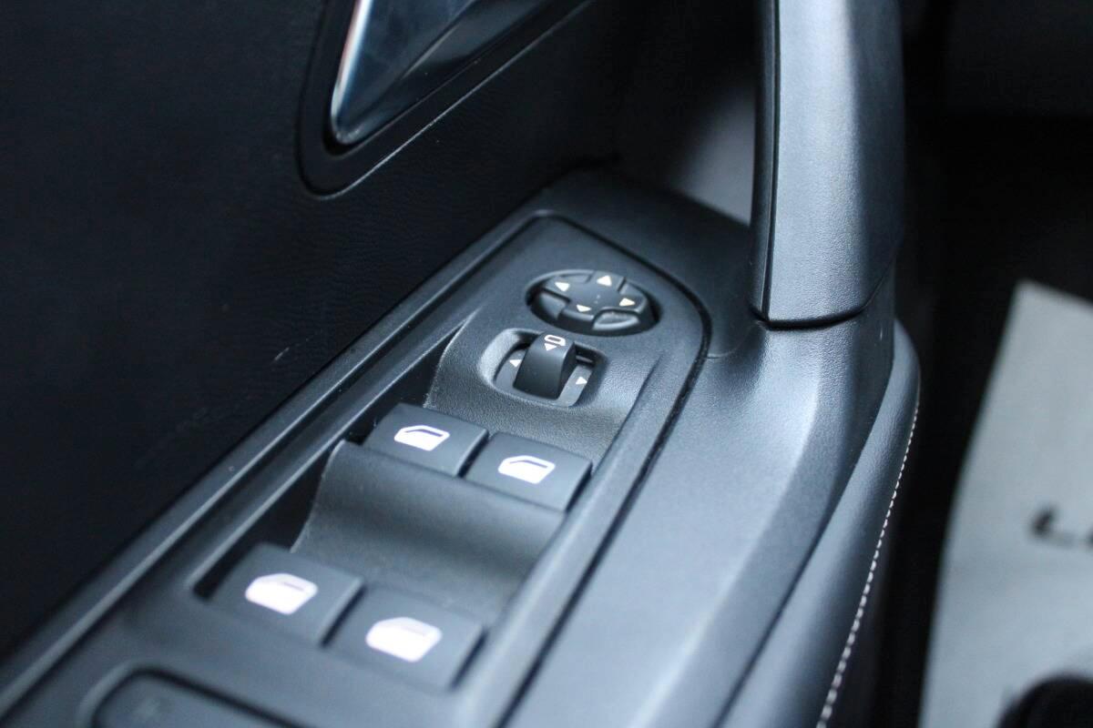 Peugeot 2008 1.2 puretech Allure s&s 100cv Con VIRTUAL COCKPIT
