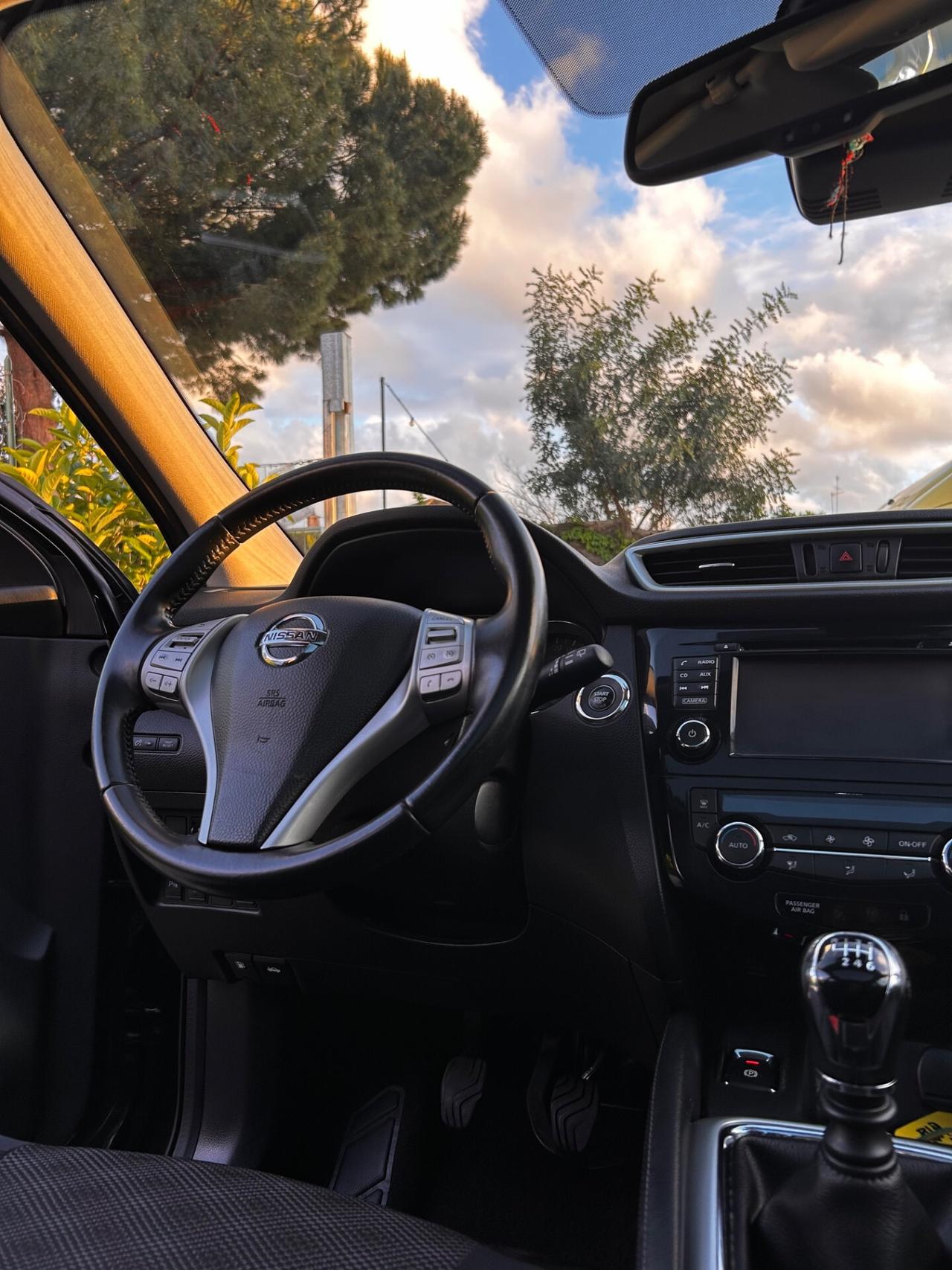 Nissan Qashqai 1.6 dCi 2WD 360 *FULL*TETTO*NAVI*CAMERA*