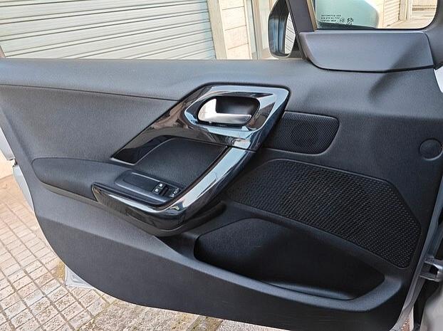 PEUGEOT 208 1.4 HDi 68 CV 5 porte - 2014