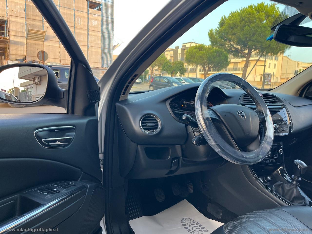 LANCIA Delta 1.6 MJT Gold TETTO