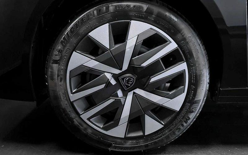 Peugeot 208 208 Hybrid 100 e-DCS6 Style