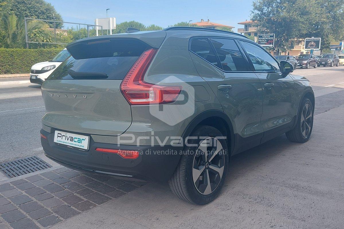 VOLVO XC40 B3 automatico Ultra Dark