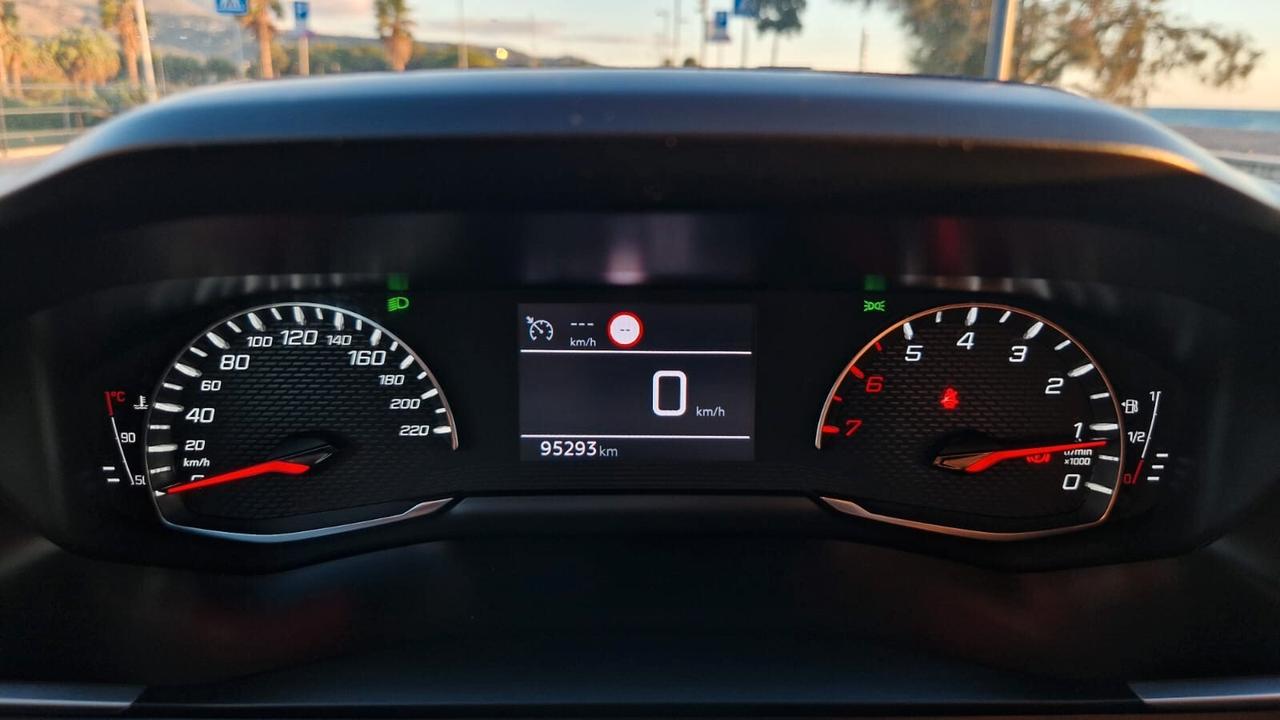 Peugeot 2008 Allure Pack 1.5