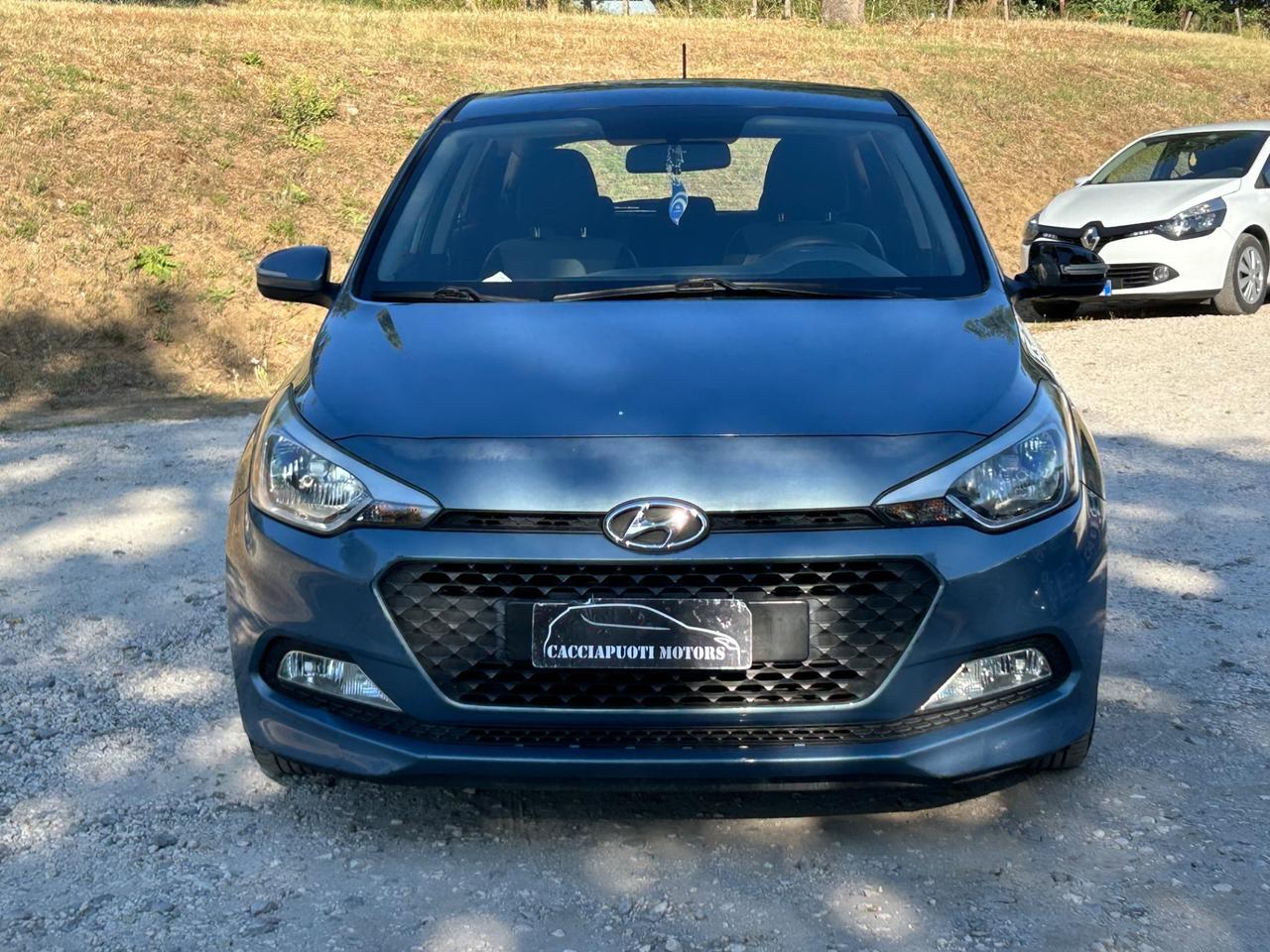 Hyundai i20 1.2 84 CV 5 porte Comfort neopatentati permute