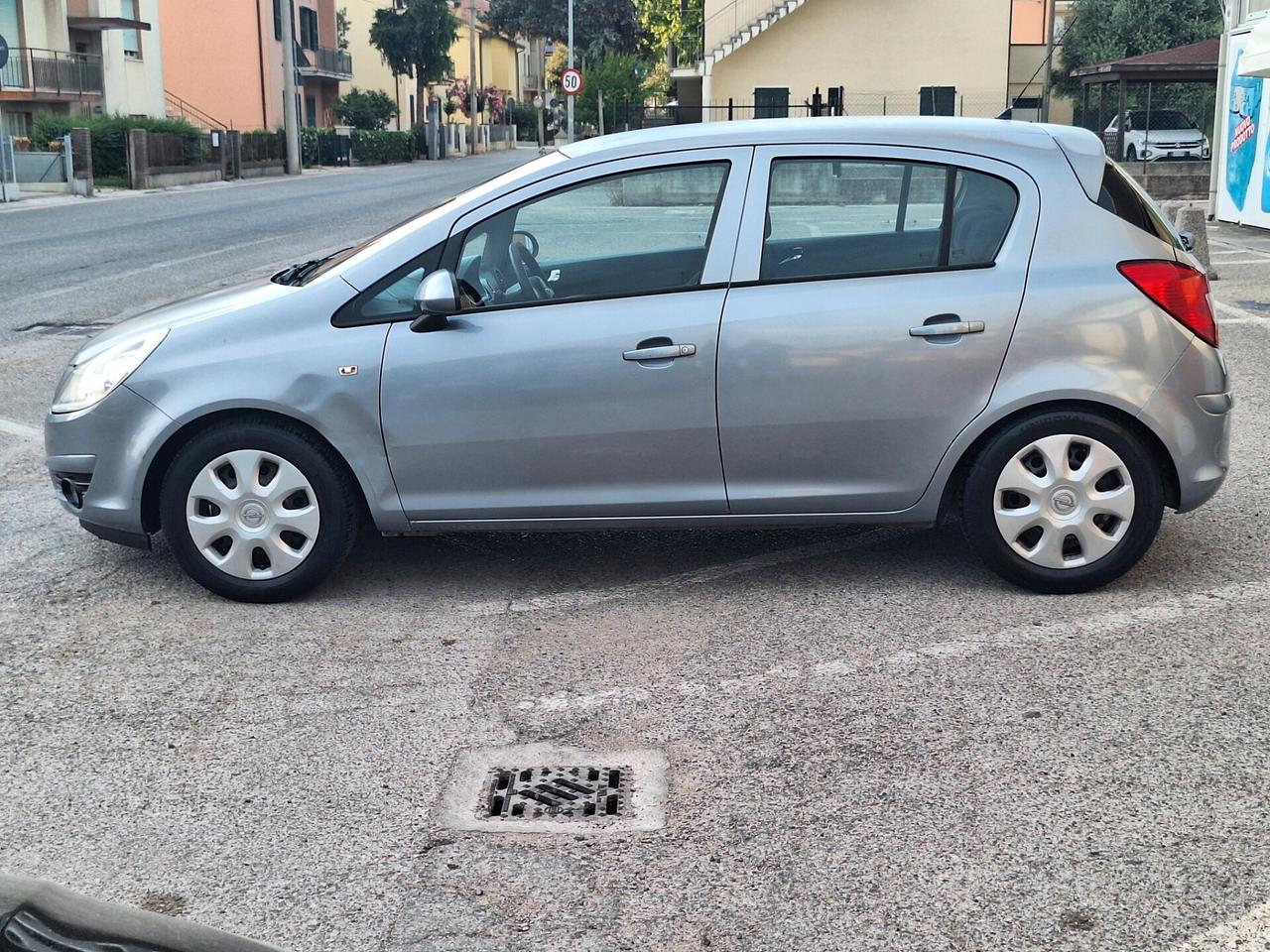 Opel Corsa 2009 1.2 IMPIANTO METANO MOTORE RIFATTO 5 PORTE