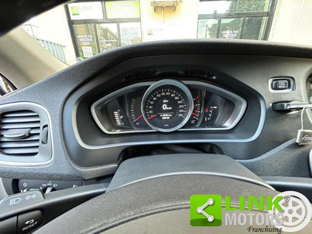 VOLVO V40 Cross Country D2 1.6 Powershift Summum