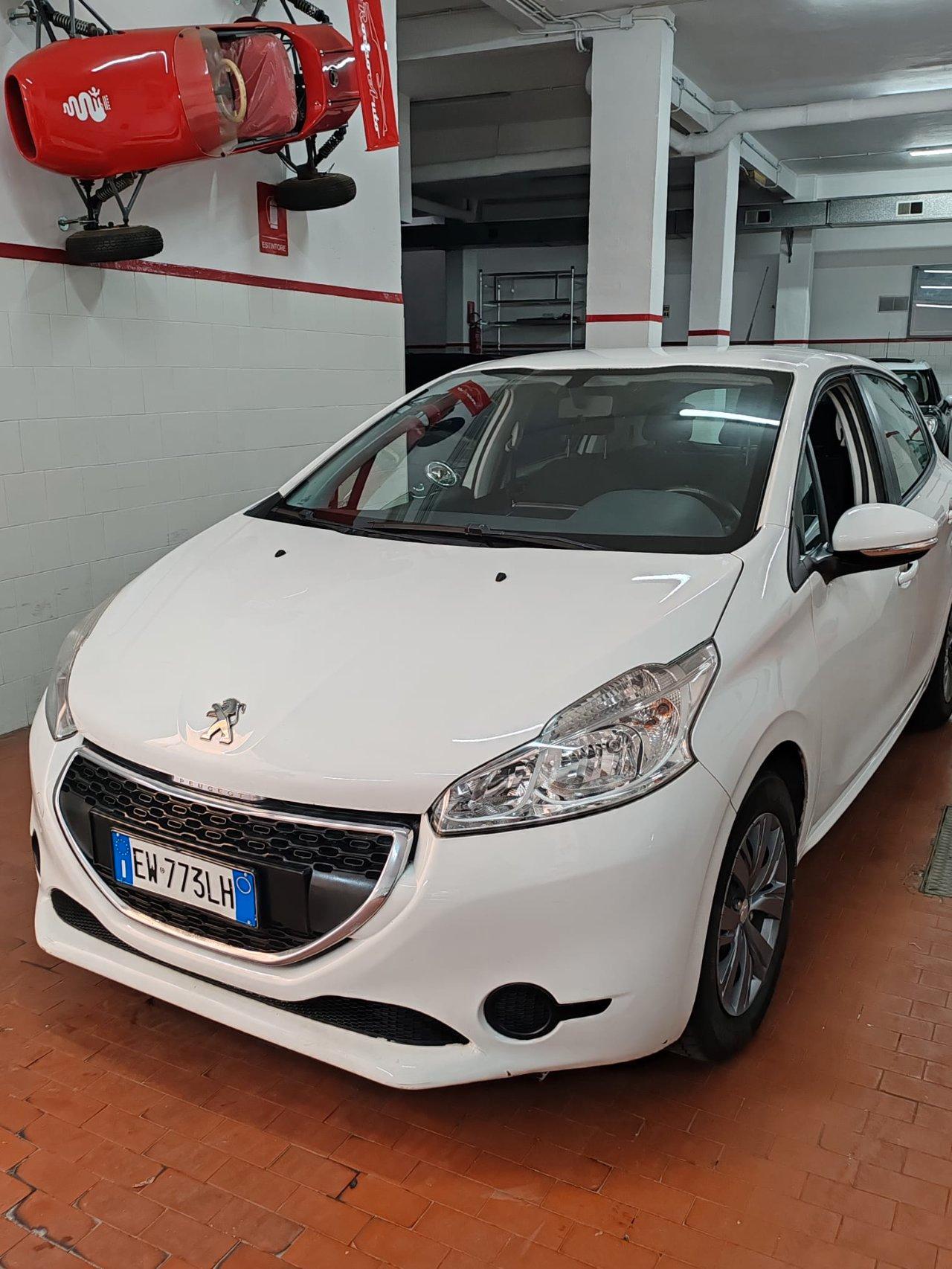 Peugeot 208 1.0 5 PORTE