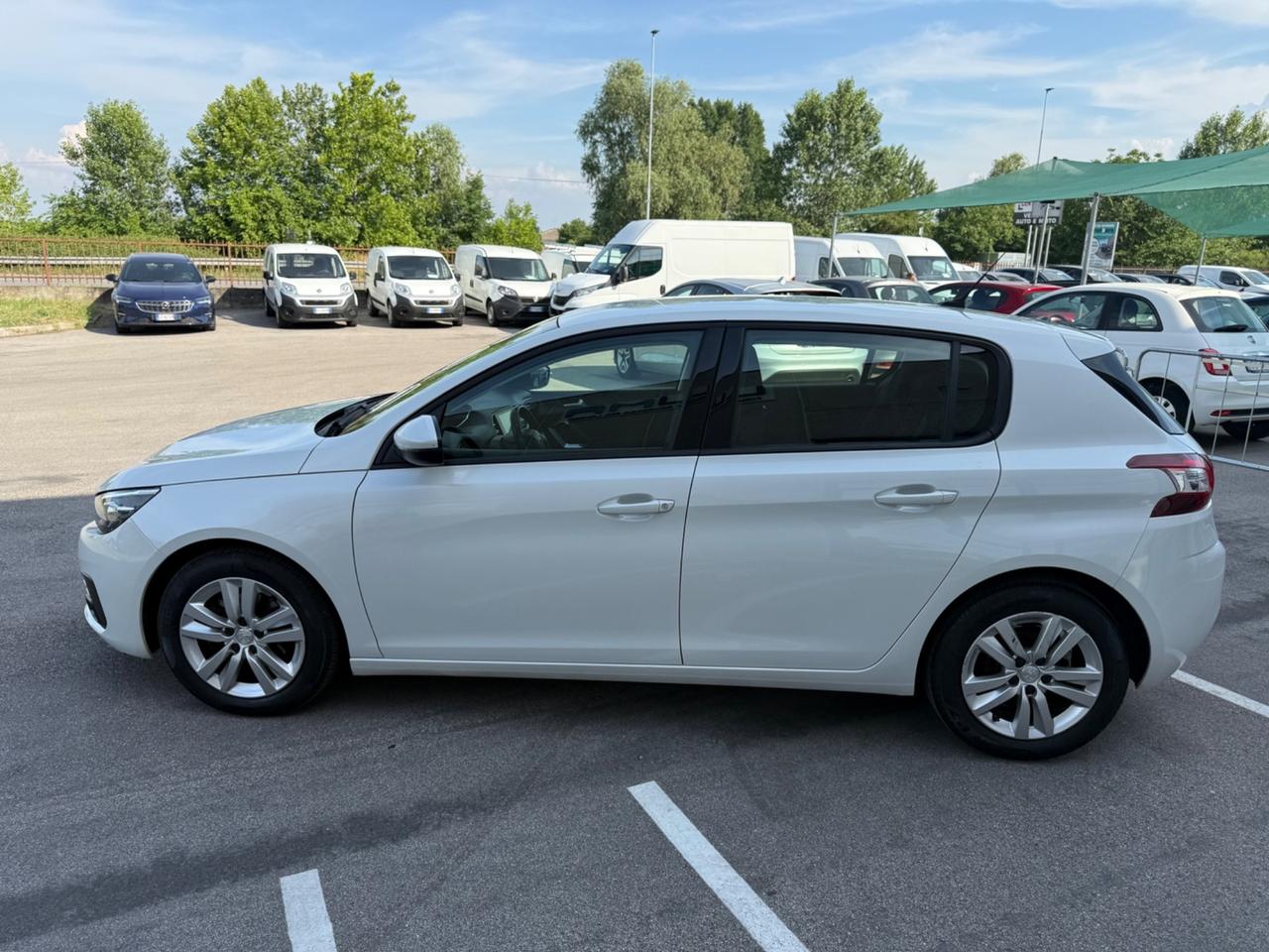 Peugeot 308 Berlina 1.5 130 Cv Bianco perla