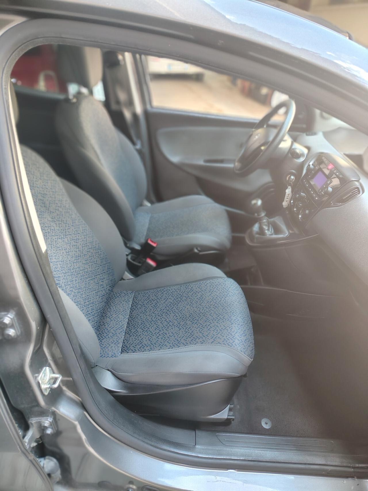 Lancia Ypsilon Hybrid AL PREZZO DEL BENZINA!!!