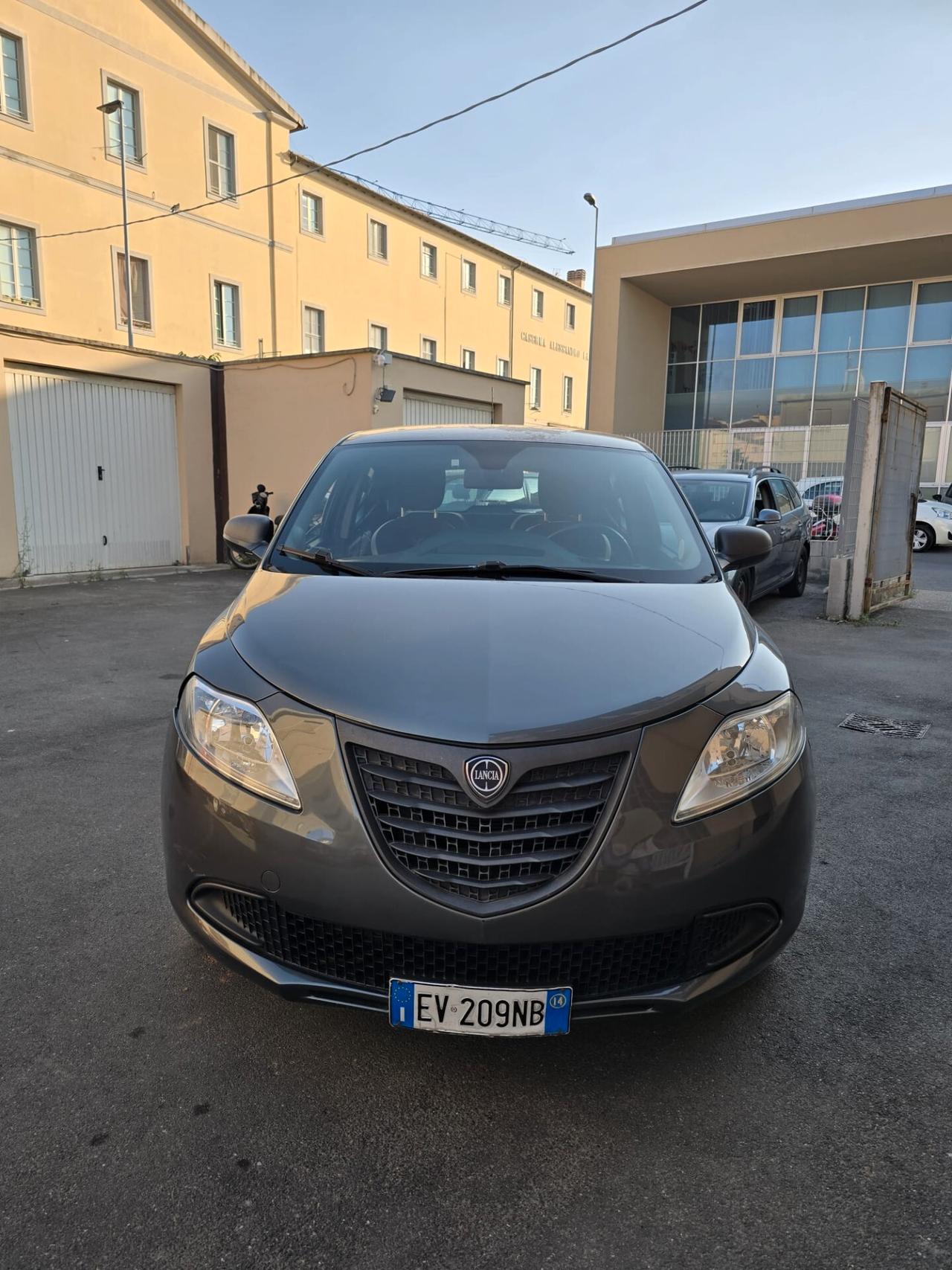 Lancia Ypsilon 1.2 69 CV 5 porte S&S Platinum