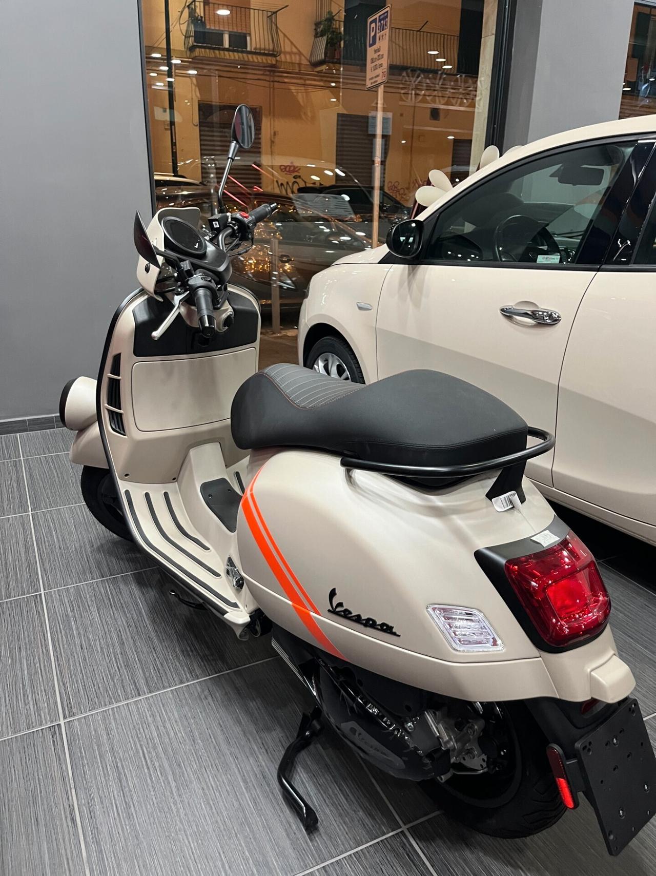 Vespa GTV 300 Beige Avvolgente - Pronta Consegna
