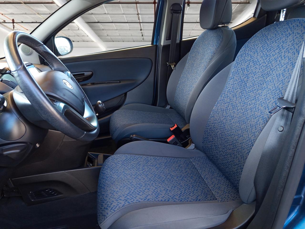 Lancia Ypsilon 1.0 FireFly 5 porte S&S Hybrid Gold