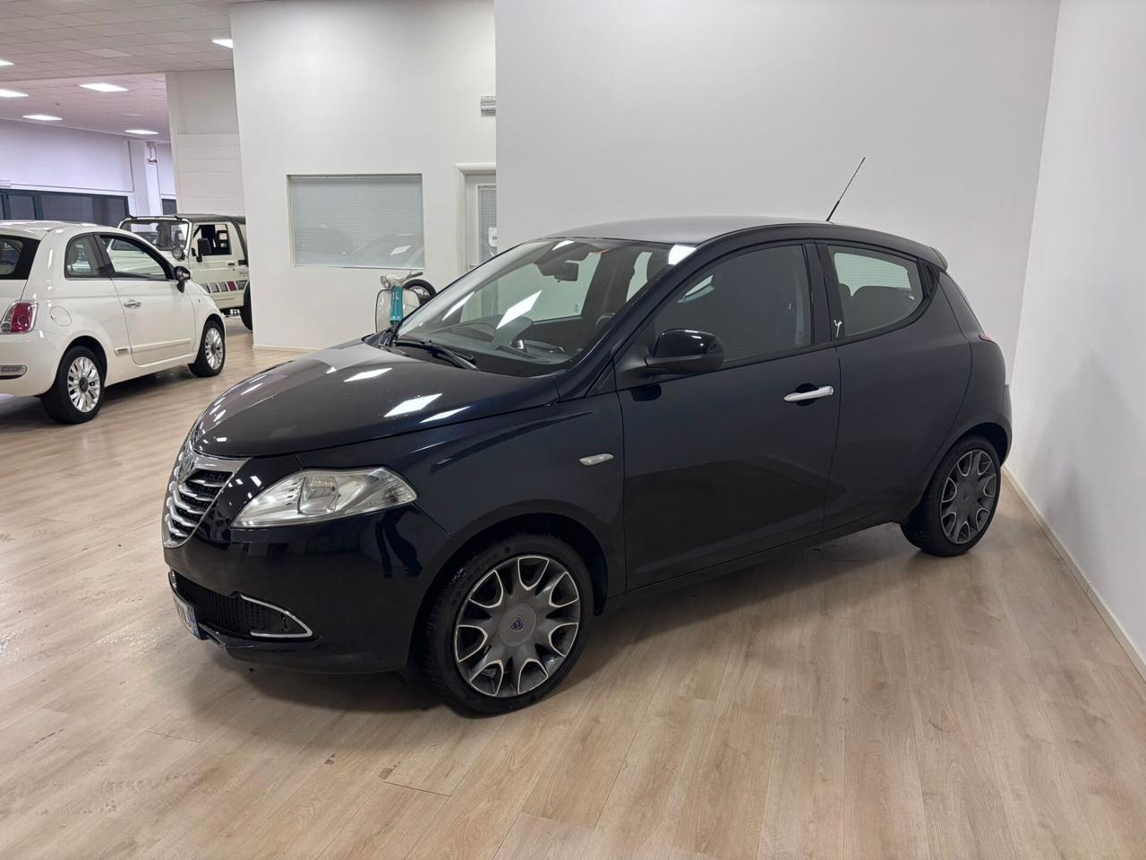 Lancia Ypsilon 0.9 TwinAir 85 CV 5 porte S&S
