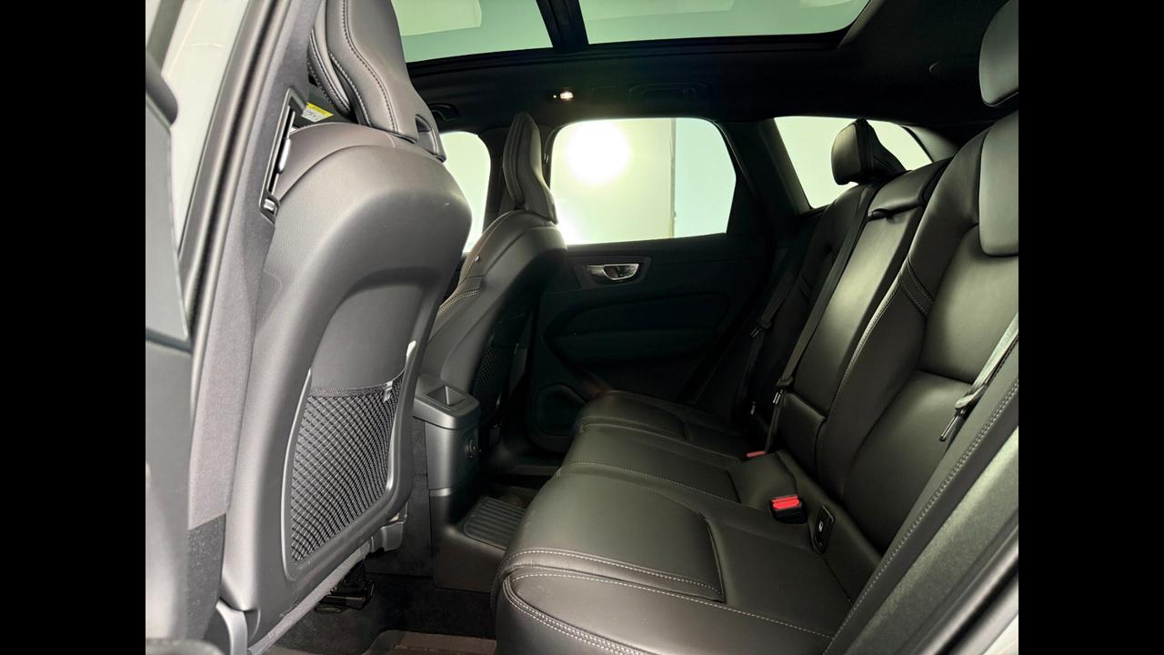 VOLVO XC60 Ultra Black Edition T6 AWD AUT