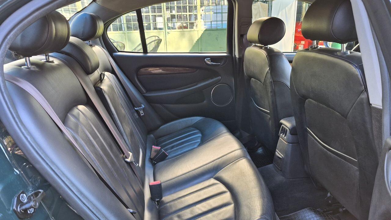 Jaguar X-Type 2.5 V6 AWD Executive – 2002