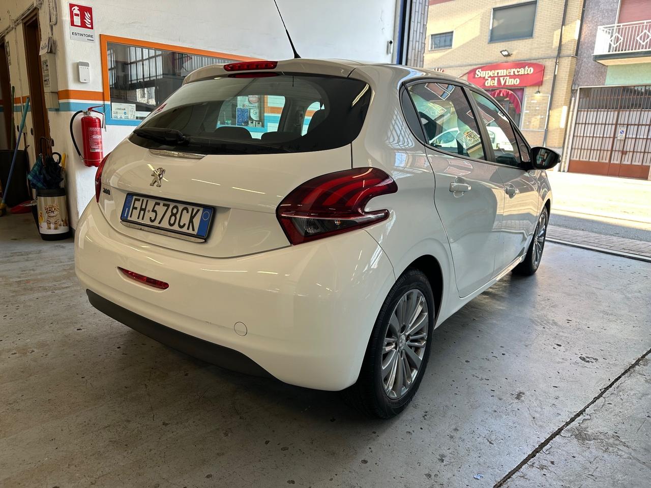 Peugeot 208 BlueHDi 75 5 porte Allure