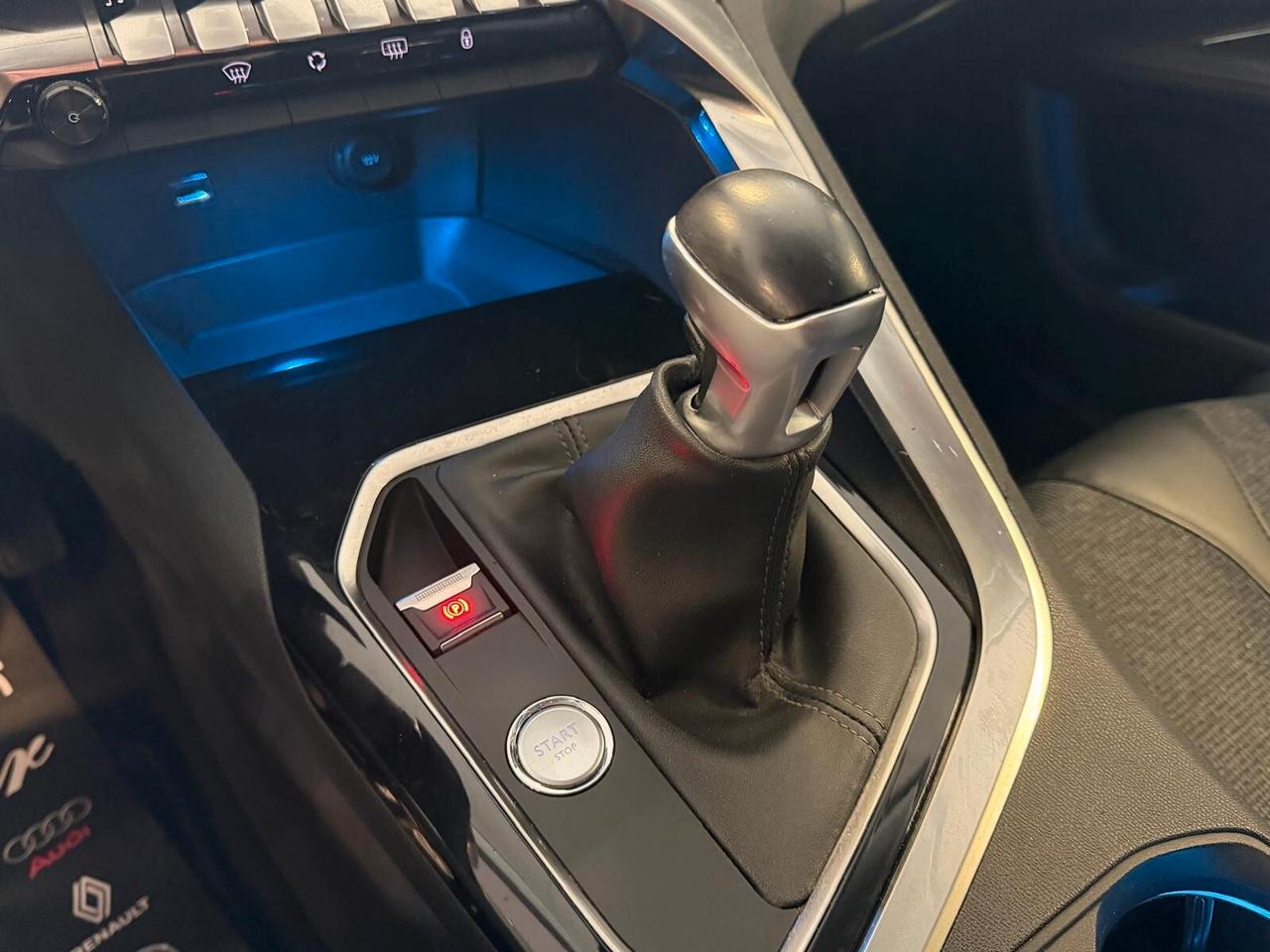 PEUGEOT 3008 1.6 BLUEHDI 120CV OK NEOPATENTATO NAVI CAM ANNO 2017