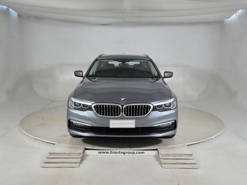 BMW Serie 5 Touring Serie 5 G31 2017 Touring Diese 520d Touring Luxury auto