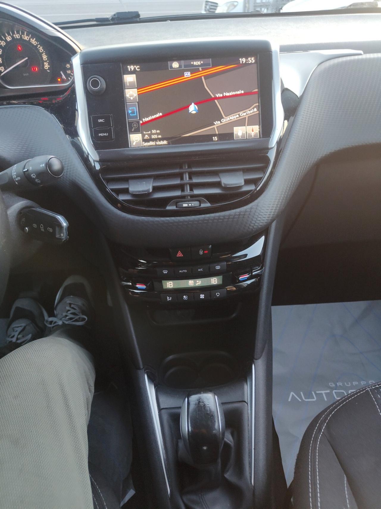 Peugeot 208 PureTech 82 5 porte Allure