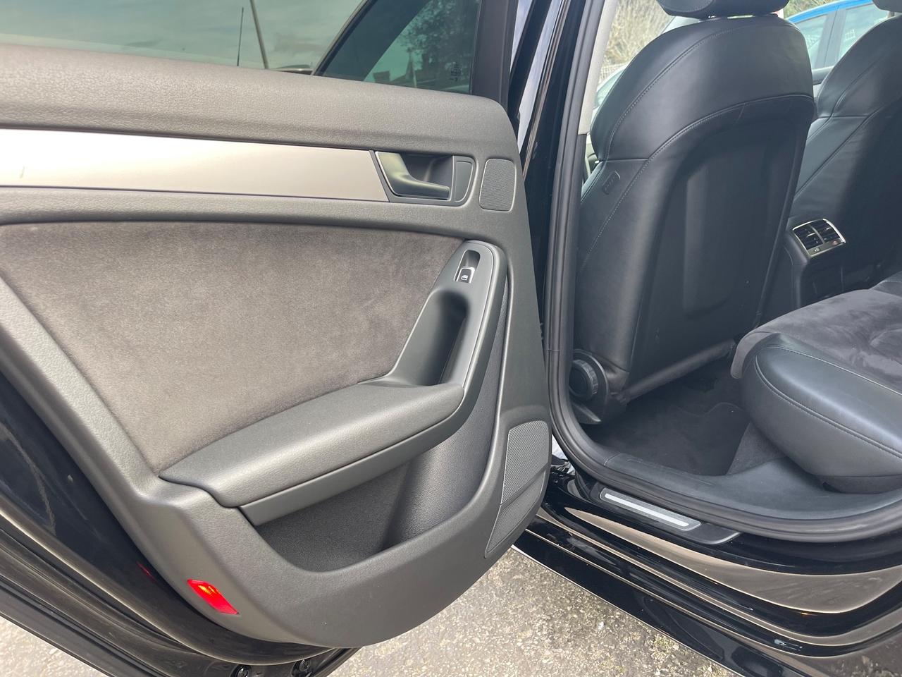 Audi A4 B8 Restyling Avant S Line est. + Advanced int. Multitronic 2.0 TDI 177cv