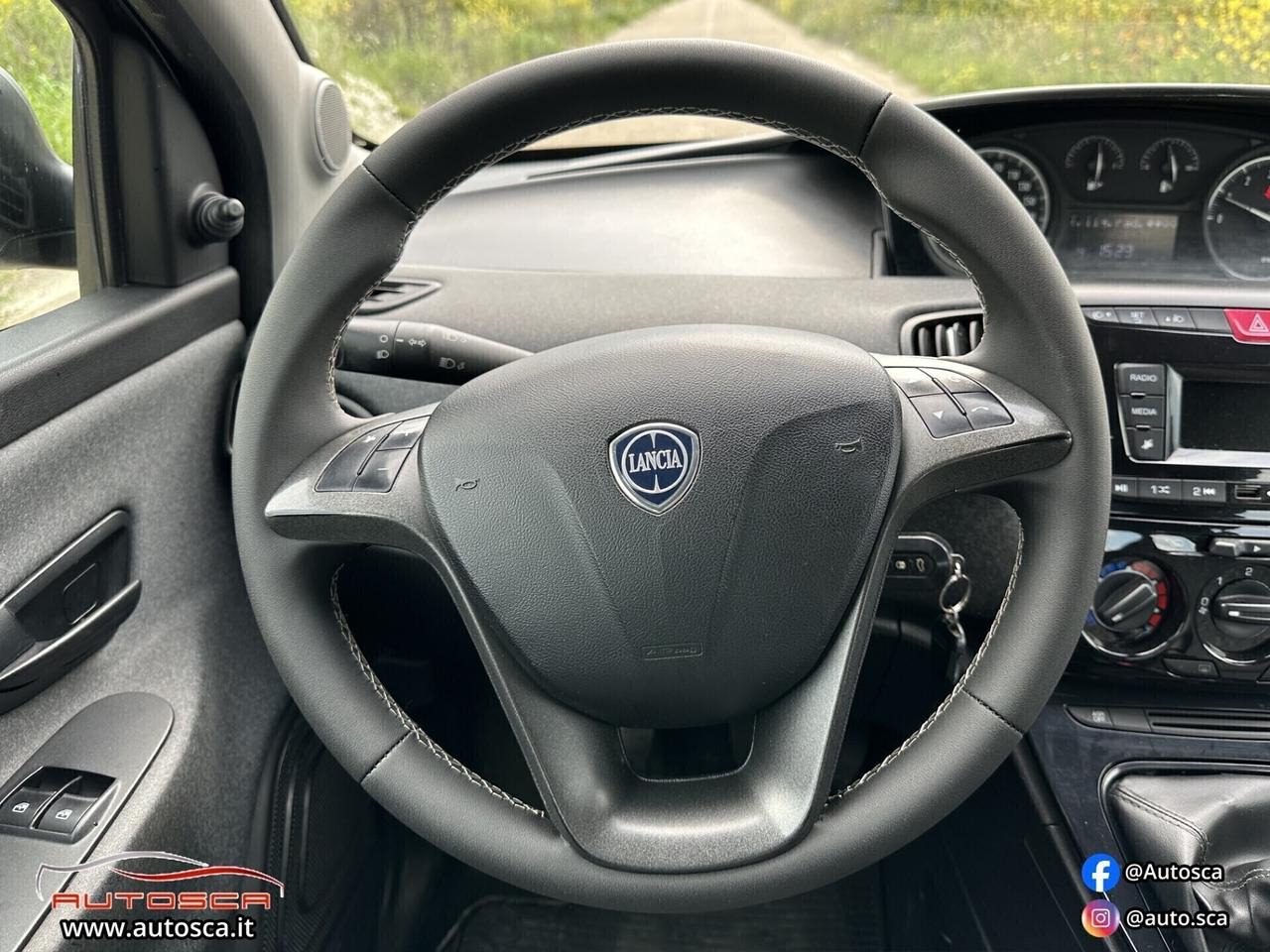 Lancia Ypsilon 1.0 FireFly 5 porte S&S Hybrid Ecochic Silver