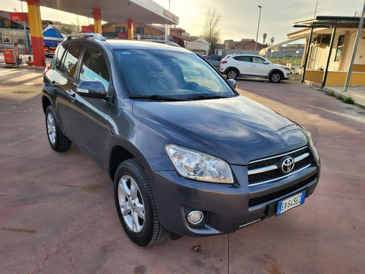 TOYOTA - RAV4 - 2.2 D-4D 150CV DPF Luxury