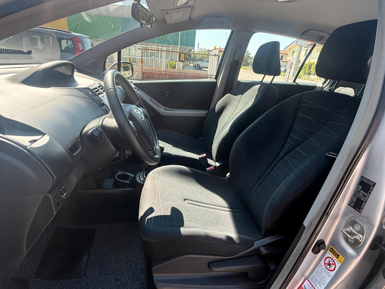 Toyota Yaris 1.0 3 porte Sol