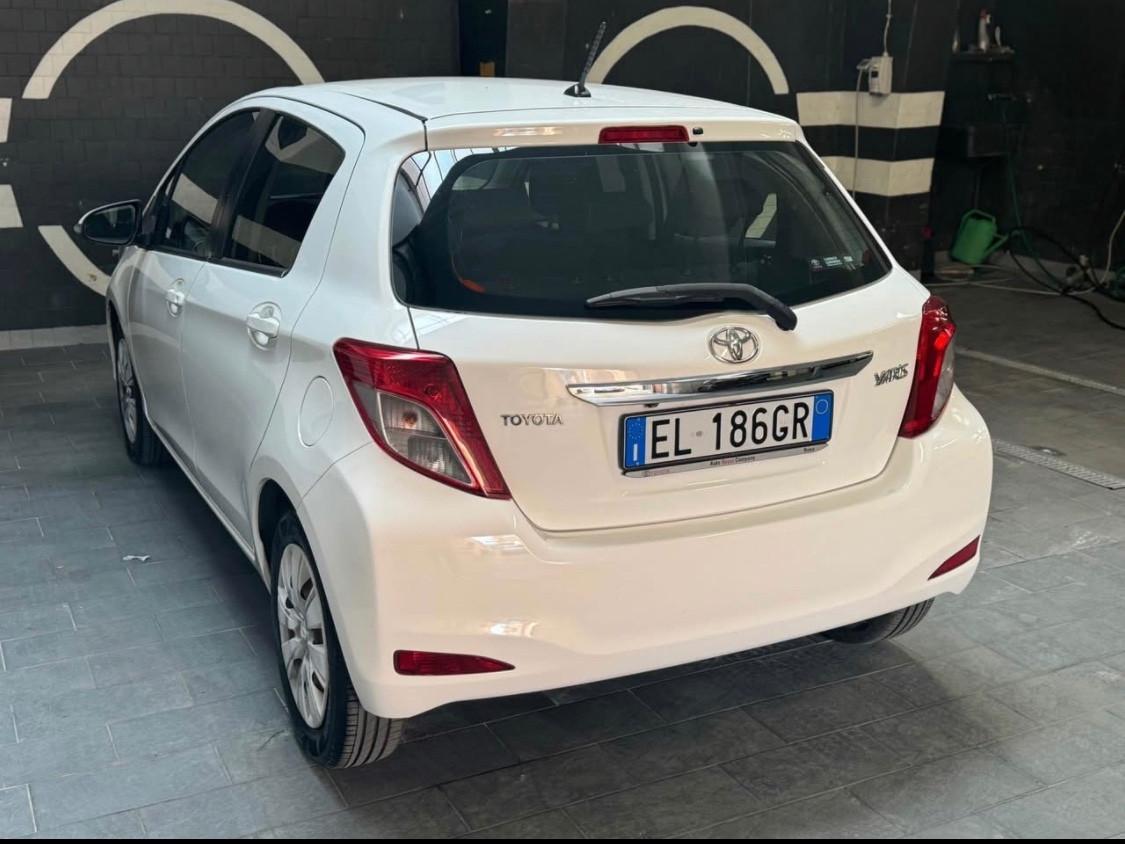 Toyota Yaris 1.0 5 porte Lounge