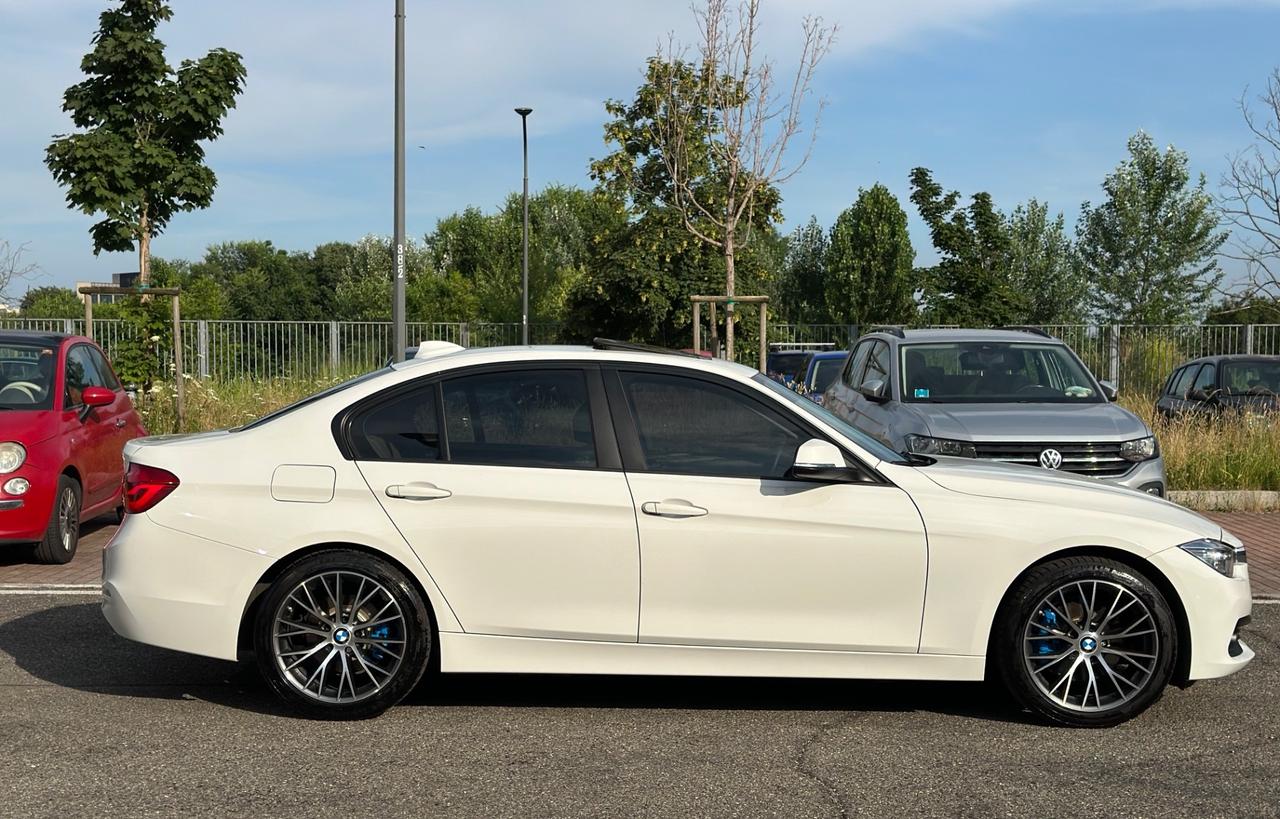 Bmw 320i berlina Business Advantage aut.