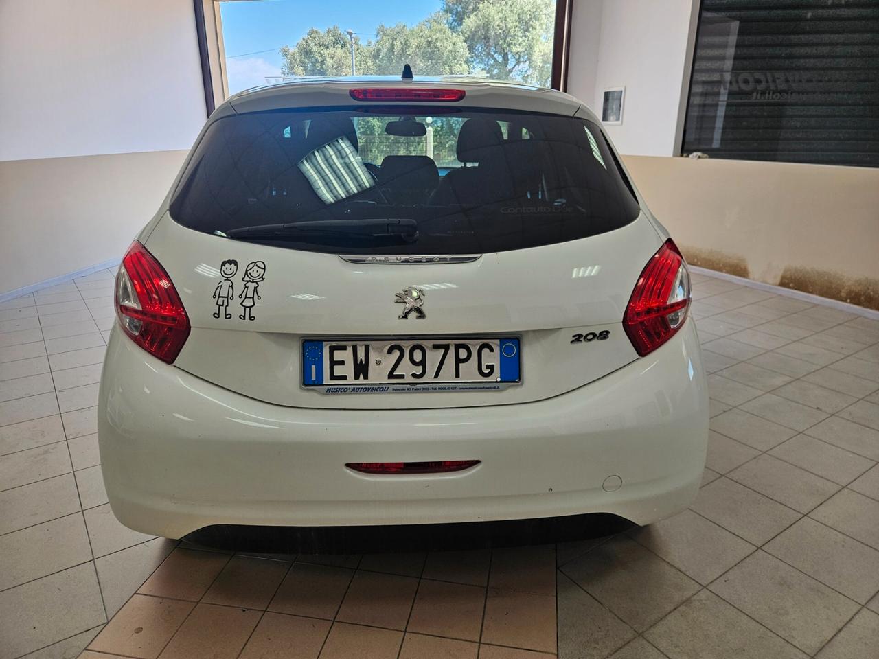 Peugeot 208 1.4 HDi 68 CV 5 porte Allure