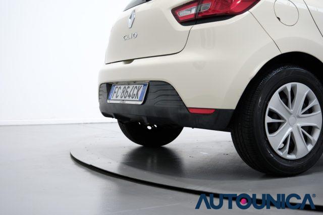 RENAULT Clio 1.2 75 CV 5 PORTE LIFE NEOPATENTATI