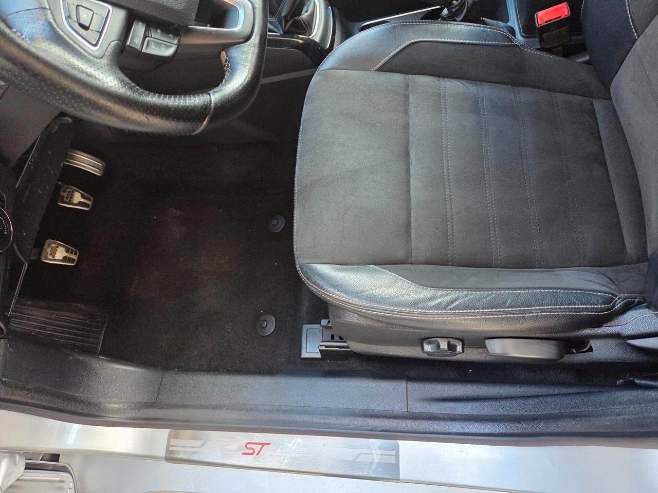 FORD ECOSPORT ANNO 2018 ST-LINE 1.5 TDCI 100 CV KM CERTIFICATI