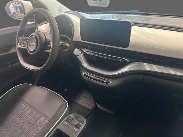 FIAT 500e 3+1 23,8 kWh