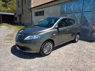Lancia Ypsilon 1.2 69 CV 5 porte Silver